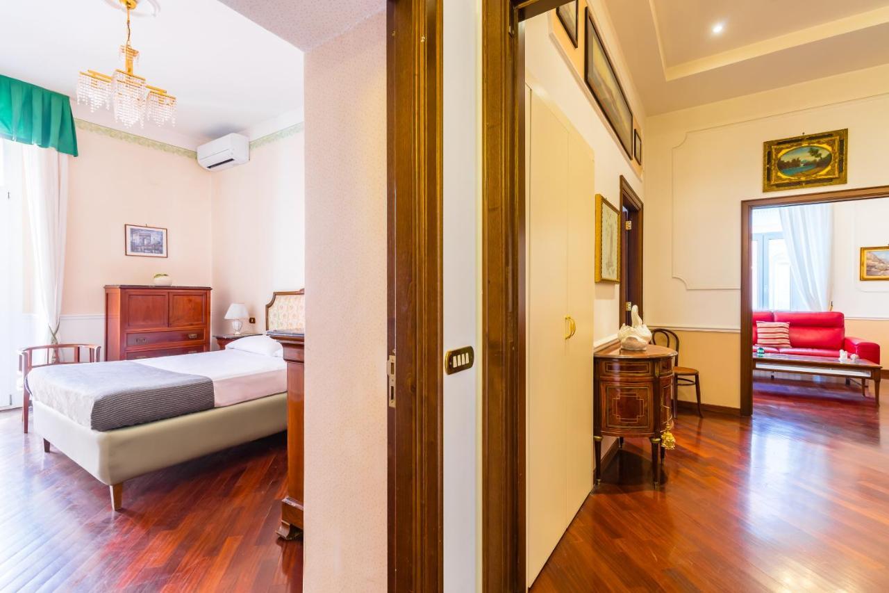 Grand Classic Apartment At San Martino By Napoliapartments Exterior foto